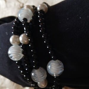 Chic Black and Silver Beaded Bracelet.